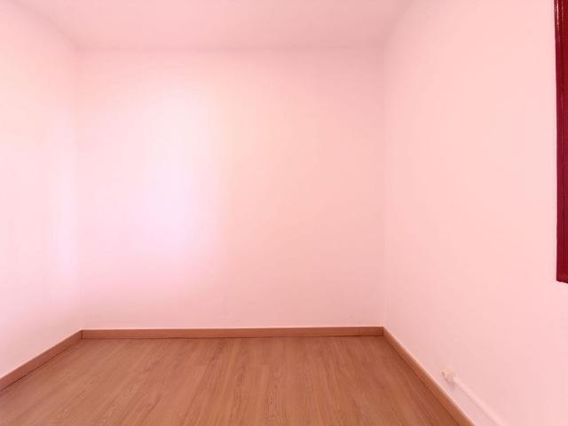 Chalet en venta en pasaje De Sant Pere, Barcelona, de 126 m² 2 habitaciones por 270.000