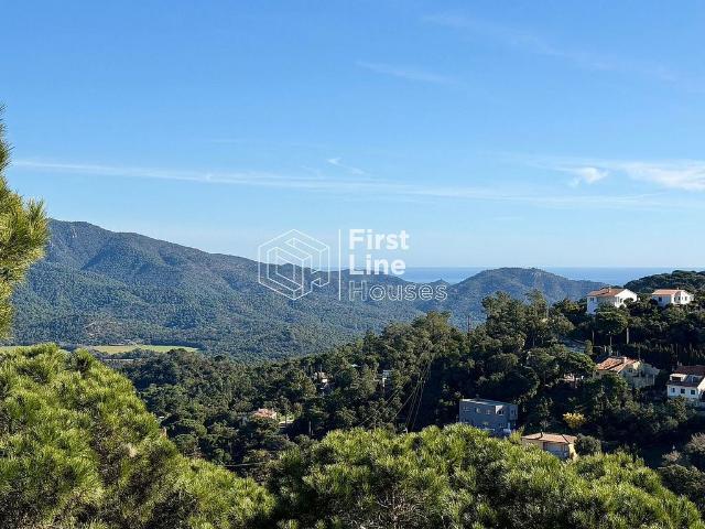 Chalet en venta en pasaje Gessamins, Lloret de Mar, de 263 m² 4 habitaciones por 719.000