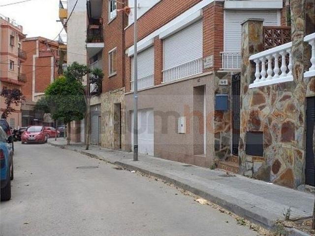 Chalet en venta en pasaje Sant Pau, Santa Coloma de Gramanet, de 107 m² 4 habitaciones por 321.600