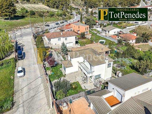 Chalet en venta en pasaje Ur Can Coral, Torrelles de Foix, de 140 m² 3 habitaciones por 265.000