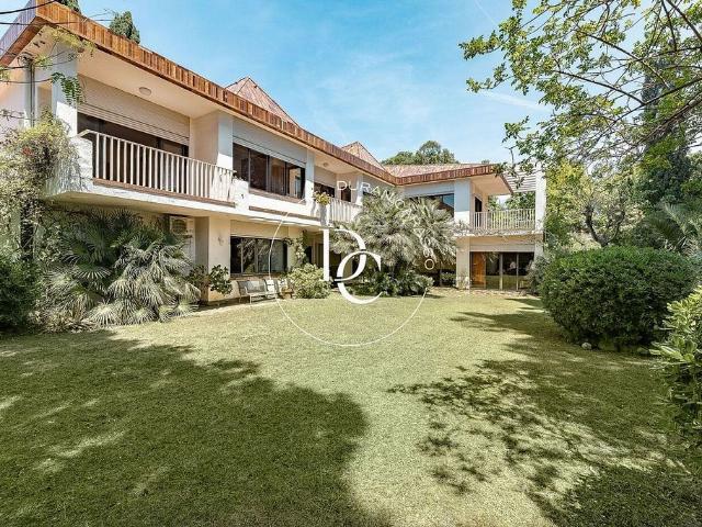 Chalet en venta en paseo De Narcís Bardají, Cubelles, de 362 m² 7 habitaciones por 780.000