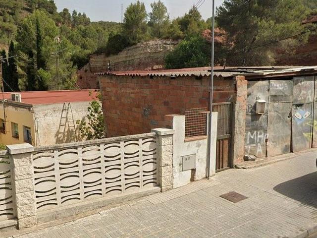 Chalet en venta en paseo Del Torrent, Castellbisbal, de 202 m² 3 habitaciones por 281.000
