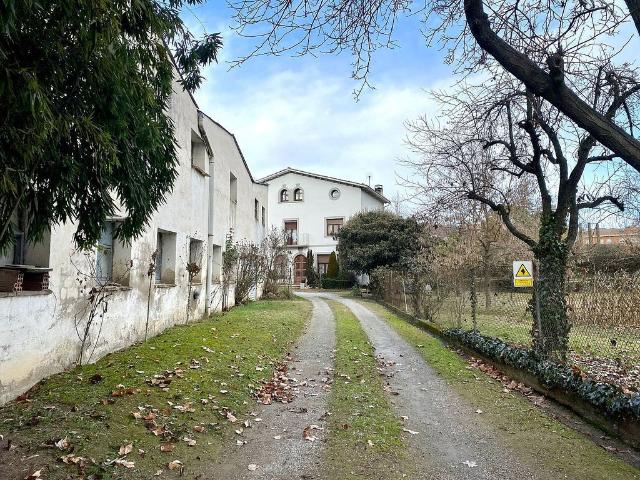 Chalet en venta en paseo El Firal, Torelló, de 1.542 m² 5 habitaciones por 550.000