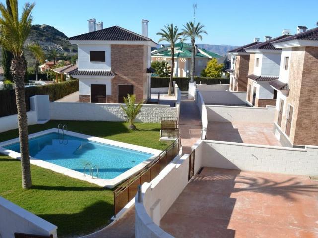 Chalet en venta en Petrer. Tu Chalet Soñado en Loma Badá, Petrer!. Chalets.