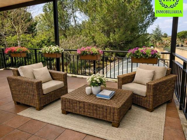 Chalet en venta en Pedrezuela. CHALET INDEPENDIENTE EN EL MOLAR. Chalets.