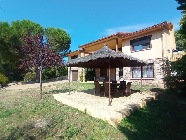 Chalet en venta en Pelayos de la Presa. Villa de lujo, vistas espectaculares. Mirador de Pelayos. Chalets Pelayos de la.