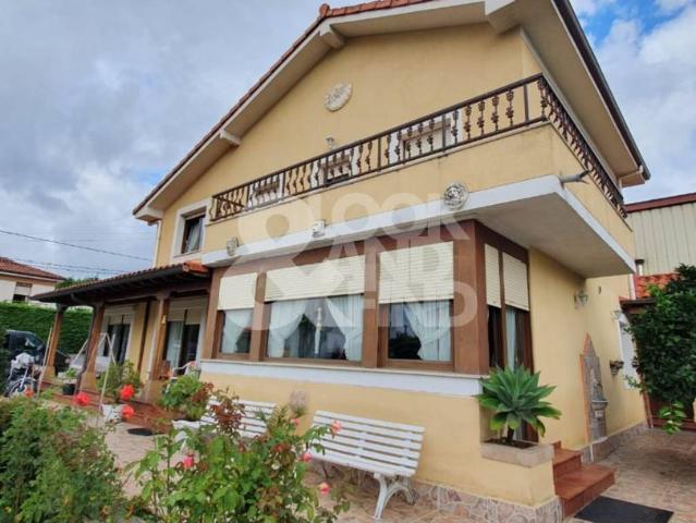 Chalet en venta en Peñacastillo Nueva Montaña