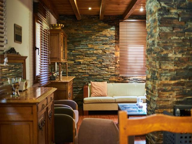 Chalet en venta en Peñalba de Ávila. GRAN OPORTUNIDAD PARA INVERSORES DOS CHALETS EN UN ENTORNO NATURAL ÚNICO. Chalets Peñalba de.