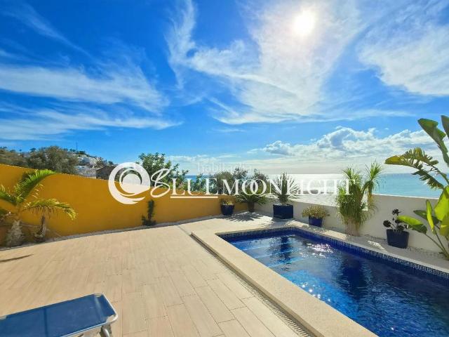 Chalet en venta en Peñíscola, Costa Sur. EXCLUSIVA VILLA CON VISTAS AL MAR COMPLETAMENTE RENOVADA!. Chalets.