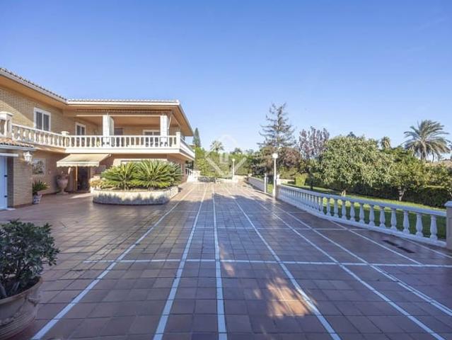 Chalet en venta en Picassent, Valencia