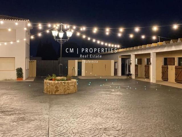 Chalet en venta en Picassent, Valencia