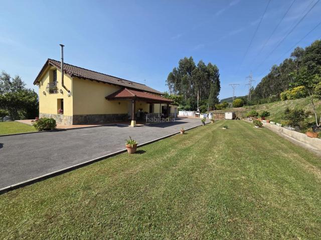 Chalet en venta en Piélagos, Parbayón. TU REFUGIO FAMILIAR A 15 MINUTOS DE SANTANDER. Chalets.