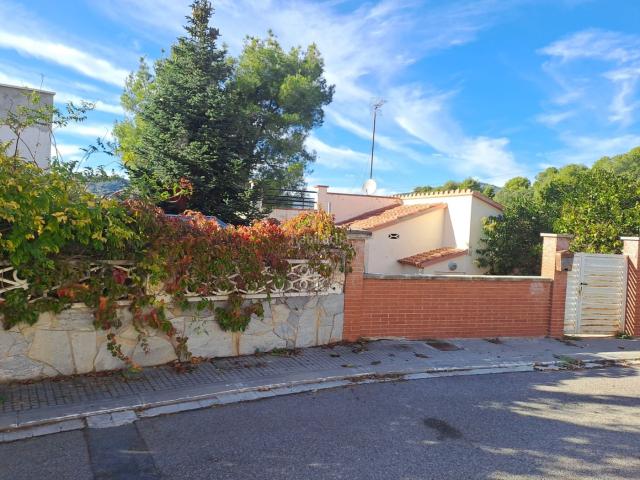 Chalet en venta en Piera. Chalets.