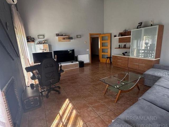 Chalet en venta en Piera, de 143 m² 4 habitaciones por 305.900