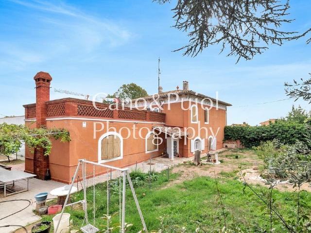 Casa en venta en calle De Cignus, Piera, de 421 m² 6 habitaciones por 419.000