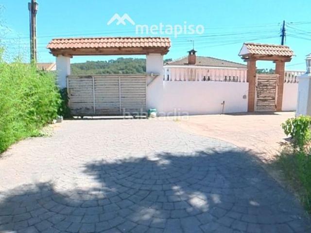 Chalet en venta en Piera. Exclusiva casa con piscina privada, amplitud y calidad de vida en Piera. Chalets.