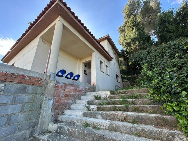 Chalet en venta en Piera. Urbanización Can Canals. Chalets.