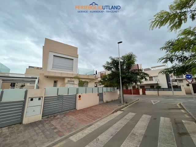 Chalet en venta en Pilar de la Horadada, Alicante Costa Blanca