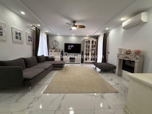 Chalet en venta en Pinar de Campoverde, Alicante Costa Blanca