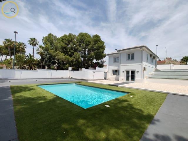 Chalet en venta en Pinar de Campoverde, Alicante Costa Blanca