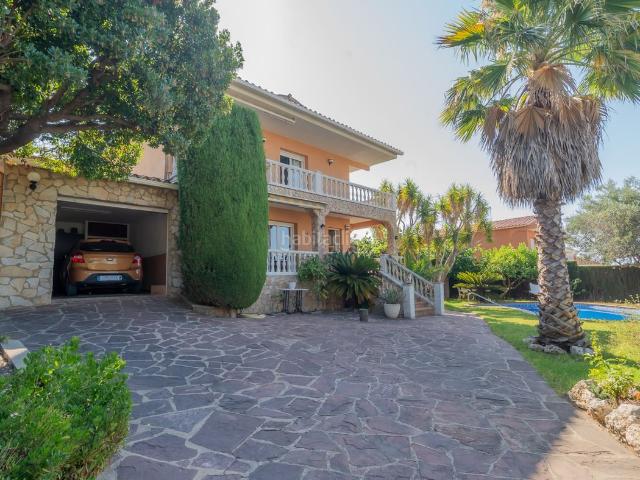 Chalet en venta en Pineda de Mar, Can Moré Santa Anna Can Feliu de Merola. En Exclusiva Casa en venta en Urbanización Can more con parcela de 620 m², piscina, espectacular zona de barbacoa.