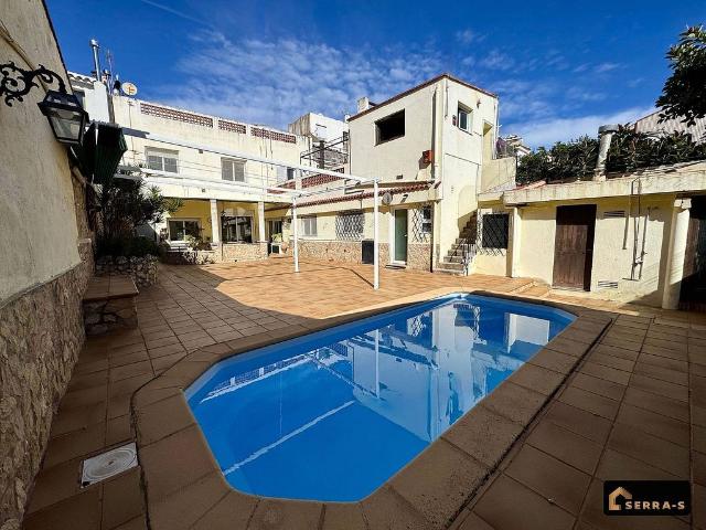 Chalet en venta en calle Ciutadans, Pineda de Mar, de 313 m² 6 habitaciones por 595.000