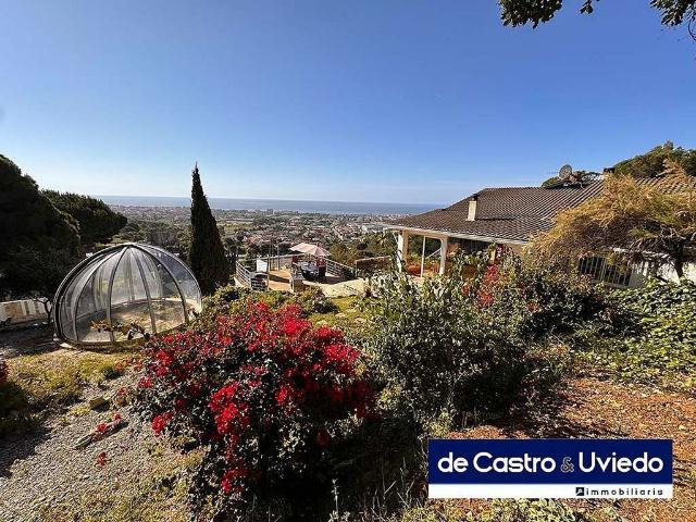 Chalet en venta en calle Fluvià, Pineda de Mar, de 190 m² 3 habitaciones por 559.000