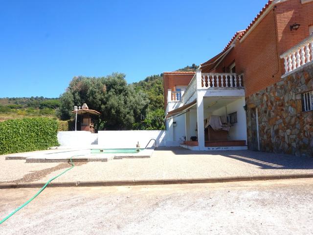 Chalet en venta en Pineda de Mar, Pinemar. TERRENO DE 10.000m2 CON PISCINA. Chalets Pineda de.