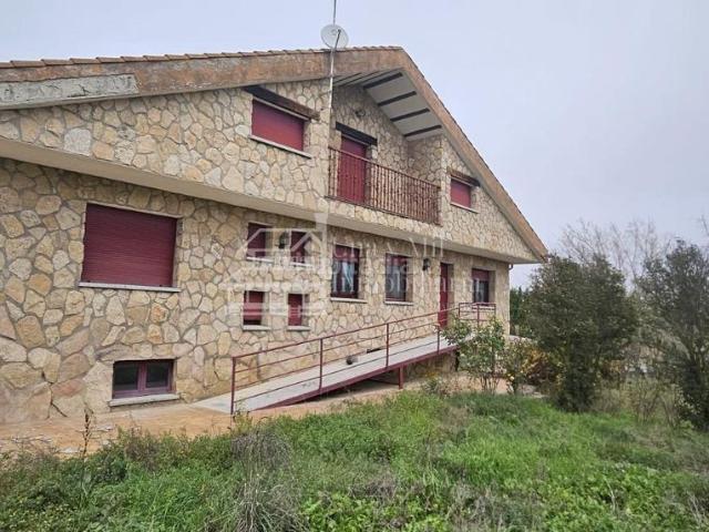 Chalet en venta en Pino de Tormes El. Florida de LiébanaChalet. Chalets Pino de Tormes.