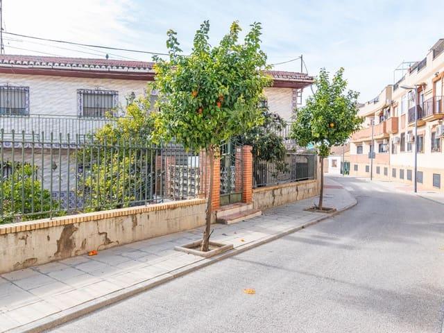 Chalet en venta en Pinos Genil, Granada