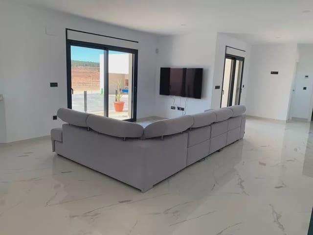 Chalet en venta en Pinoso, Alicante