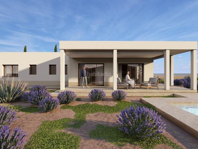 Chalet en venta en Pinoso. Villa de obra nueva en Pinoso. Chalets.