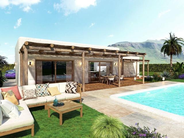 Chalet en venta en Pinoso. Villa de 4 dormitorios de estilo ibicenco con piscina privada a la vanta en Pinoso, Alicante. Chalets.