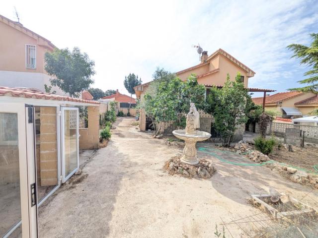 Chalet en venta en Pioz. CHALET EN VENTA ZONA PIOZ. Chalets.
