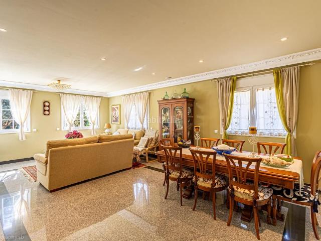 Casa en venta en Pioz. Casas.