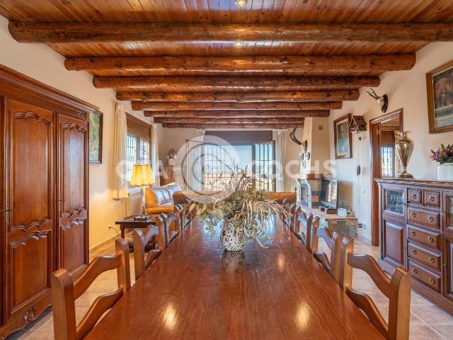 Chalet en venta en Prades. ESPECTACULAR CHALET EN PRADES CON VISTAS A LA MONTAÑA. Chalets.
