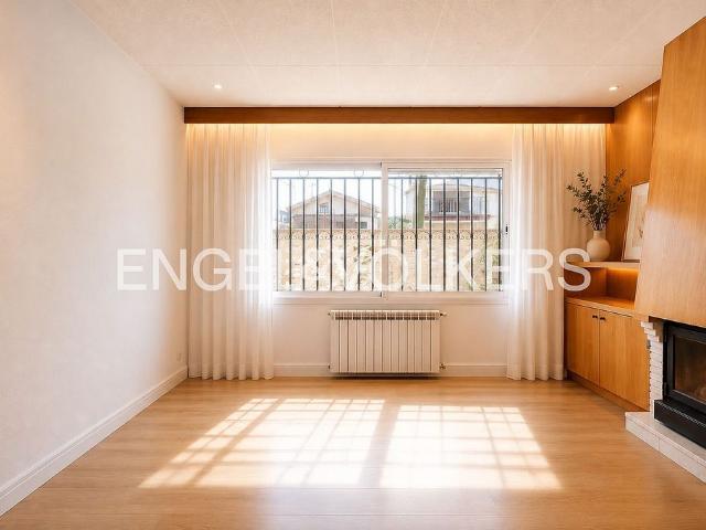 Chalet en venta en calle De Narcís Monturiol, Premià de Mar, de 160 m² 3 habitaciones por 520.000