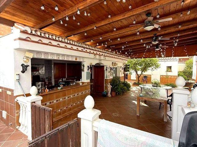 Chalet en venta en Puerto de la Torre, Málaga Costa del Sol