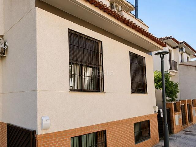 Chalet en venta en Pulianas. Chalet adosado en venta en Espinela. Chalets.