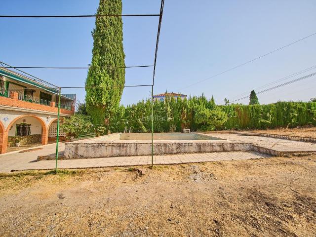 Chalet en venta en Pulianas. Chalet independiente en venta carretera de Granada, Pulianas. Chalets.