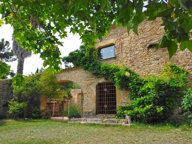 Chalet en venta en Quart. BELLEZA EN ESTADO PURO SANT MATEU DE MONTNEGRE. Chalets.