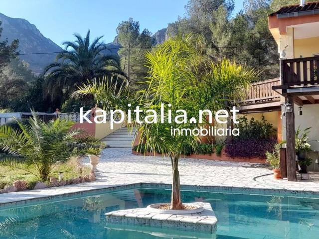 Chalet en venta en Quatretonda. Chalet totalmente reformado en Pla de CorralsQuatretonda. Chalets.