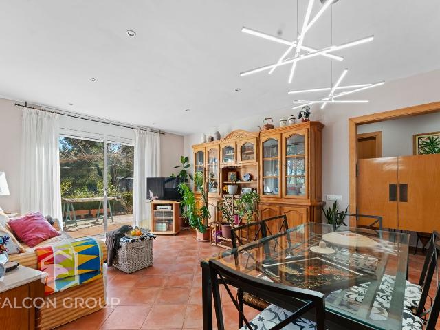 Chalet en venta en Querol. Chalets.