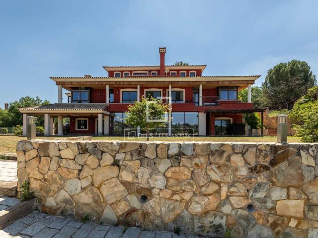 Chalet en venta en Rozas de Madrid Las, Club de Golf. Casa de 6 dormitorios en venta en Las Rozas, Madrid. Chalets Rozas de Madrid.