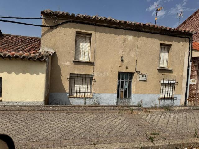 Chalet en venta en Roales. CR GIJONSEVILLA 17. Chalets.