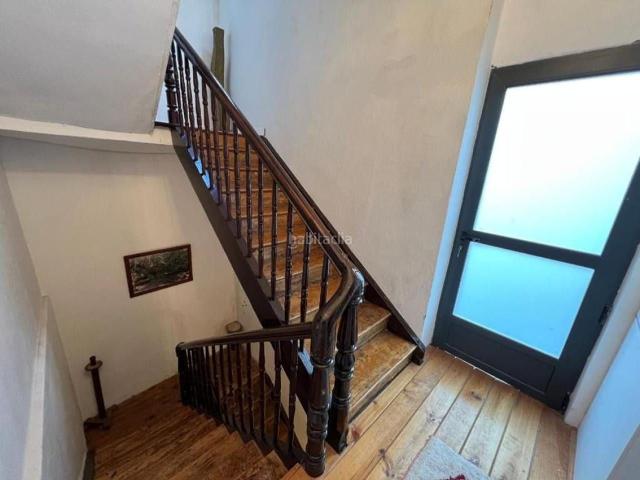 Chalet en venta en Robla La. Casa independiente en plaza de la Constitucion. Chalets Robla.