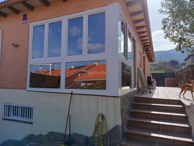 Chalet en venta en Robledo de Chavela. Chalet pareado. Chalets Robledo de.