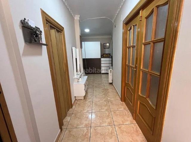 Chalet en venta en Roda La. Casa en venta de 5 habitaciones con terraza y calefacción. Chalets Roda.