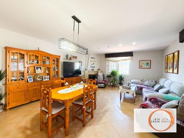 Chalet en venta en ronda Goba, Vidreres, de 126 m² 3 habitaciones por 395.000