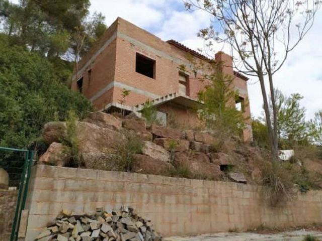 Chalet en venta en ronda Del Bosc, Rellinars, de 228 m² 3 habitaciones por 106.600